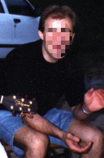 Max Z. (Name geändert) bei einer privaten Feier.