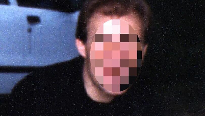 Max Z. (Name geändert) bei einer privaten Feier. Max Z. (Name geändert) bei einer privaten Feier.