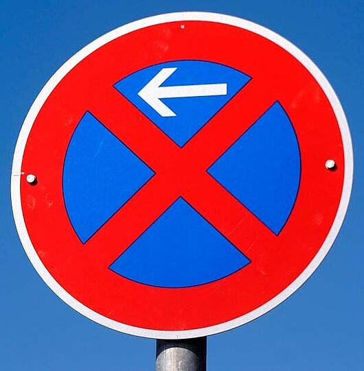 Rund um das Justizzentrum in der Nymphenburger Straße wurden die Halteverbotsschilder vorübergehend abgebaut.