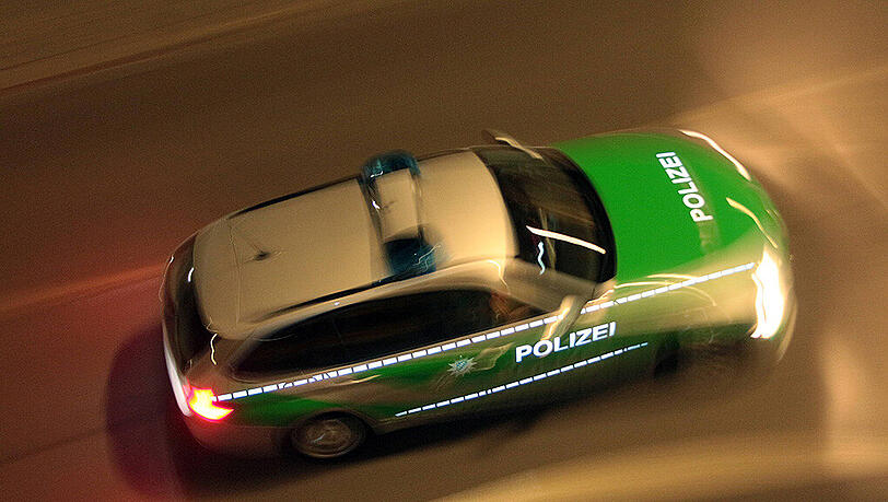 Der 23-Jährige wurde festgenommen, die Kriminalpolizei ermittelt. (Symbolfoto) Der 23-Jährige wurde festgenommen, die Kriminalpolizei ermittelt. (Symbolfoto)