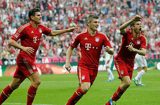 Die Jubel-Bayern: Mario Gomez, Toni Kroos und Thomas Müller (v.l.)