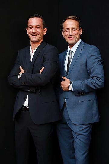 Echte Gentlemen: Wotan Wilke Möhring und sein Bruder Sönke.