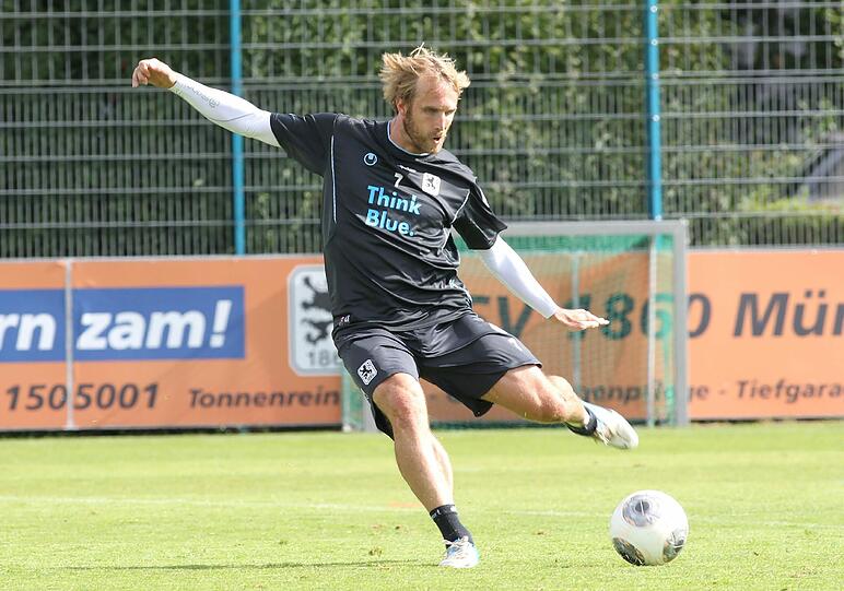 Daniel Bierofka hängt seine Fußballschuhe an den Nagel.