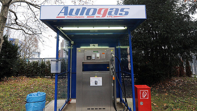 Unfall an der Gas-Tankstelle. (Symbolbild) Unfall an der Gas-Tankstelle. (Symbolbild)