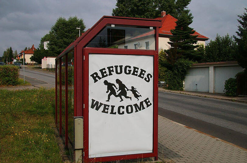 Anti-Nazi-Plakate in Freital. Aufgehängt von Dies Irae.