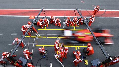Der Aufwand, den etwa der Formel-1-Rennstall von Ferrari in der Formel 1 betreibt, ist beträchtlich. Jetzt wollen die Roten ihr (langsames) Auto nachbessern. Und das kostet.
