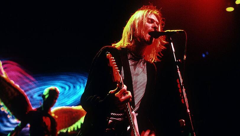 Kurt Cobain 1993 auf der Bühne. Kurt Cobain 1993 auf der Bühne.