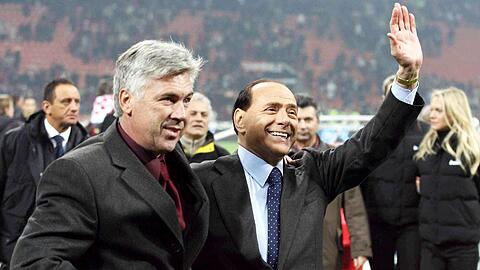Einst gemeinsam beim AC Mailand engagiert: Carlo Ancelotti (li.) und Silvio Berlusconi im Jahr 2007.
