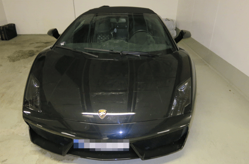 Mal kein Porsche, sondern ein Lamborghini - passt ja auch zur nördlichsten Stadt Italiens.