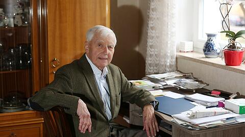 Walter Spaeth, in seiner Neuhauser Wohnung.