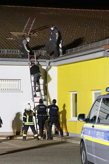 Filmreife Szenen bei Einbruch in Netto Supermarkt in Schwindegg: , ein Täter wurde festgenommen.