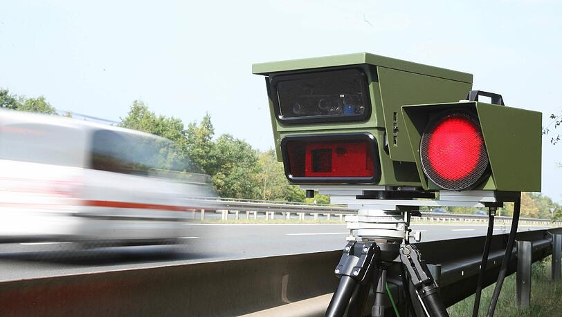 Das kam in 25 Jahren zusammen: 2.458.434 Autos wurden seit 1994 geblitzt. Das kam in 25 Jahren zusammen: 2.458.434 Autos wurden seit 1994 geblitzt.