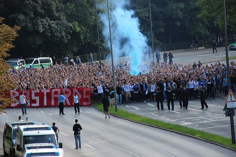 Sehen Sie hier weitere Bilder vor dem Amateurderby.