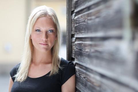 JENNIFER JÄGER: Auch wenn sie nicht direkt in München wohnt, schlägt Jennifers Herz für diese Stadt. Schließlich arbeitet die 20-Jährige ja auch hier - als Immobilienkauffrau und Barkeeperin. Das Nachtleben kennt sie also gut...