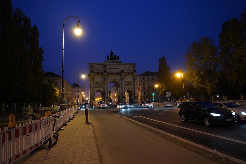Auch am Siegestor ging die Jagd vorbei.