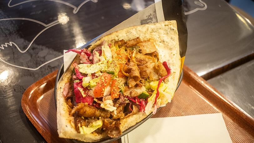 Einen Berliner Döner erkennt man auch am fluffigen Fladenbrot. Einen Berliner Döner erkennt man auch am fluffigen Fladenbrot.