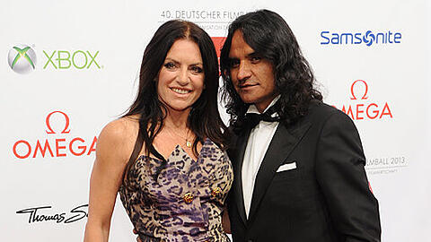 Der Hingucker auf dem Deutschen Filmball im Bayerischen Hof: Schauspielerin Christine Neubauer und ihr Freund José Campos.