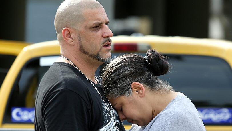 Die Menschen in Orlando trauern um die 50 Opfer des Terrorangriffs. Die Menschen in Orlando trauern um die 50 Opfer des Terrorangriffs.