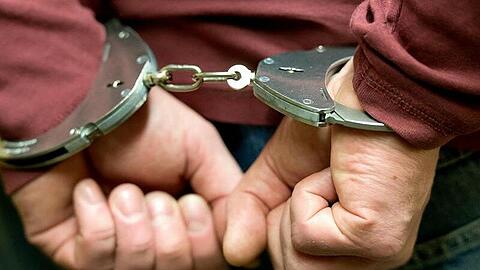 Ein 51-Jähriger wurde aufgrund von Volksverhetzung und Beleidigung festgenommen.