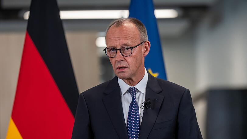 Bei seinem Besuch in Großbritannien äußerte der Kanzler sich zu den Gesprächen mit den USA über Patriot-Systeme für die Ukraine.