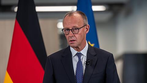 Bei seinem Besuch in Großbritannien äußerte der Kanzler sich zu den Gesprächen mit den USA über Patriot-Systeme für die Ukraine.