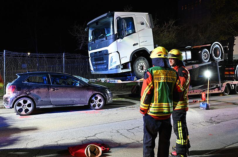Schwer verletzt: Vermutlich aufgrund überhöhter Geschwindigkeit verlor der 19-Jährige in einer Kurve die Kontrolle über sein Fahrzeug.