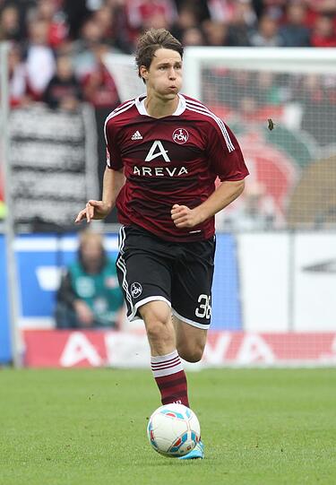 Platz 8: Vom Club kommt auch PHILIPP WOLLSCHEID: Für 7,0 Millionen Euro wechselt der Abwehrspieler vom 1. FC Nürnberg zu Bayer Leverkusen.