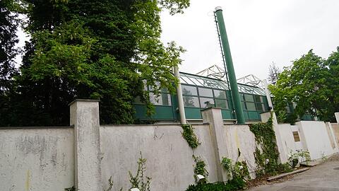 Hier soll abgerissen werden: Blick auf das ehemalige Gebäude der Edelmarke in der Marbachstraße 9.