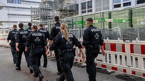 Nicht nur die Attacken auf die Stromversorgung und die Bahn h&auml;ufen sich, auch R&uuml;stungsunternehmen m&uuml;ssen sich zunehmend Gedanken um ihre Sicherheitsvorkehrungen machen.