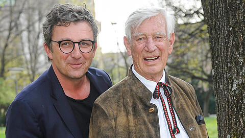Kernig hoch zwei: Siegfried Rauch (r.) und sein Nachfolger in der beliebten ZDF-Serie &bdquo;Der Bergdoktor&ldquo;, Hans Sigl. Es wurden bereits zehn Staffeln mit insgesamt 92 Episoden abgedreht.