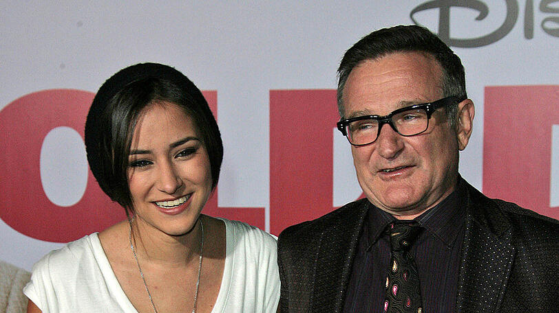 Zelda Williams mit ihrem Vater, Robin Williams, bei einer Filmpremiere im Jahr 2009.