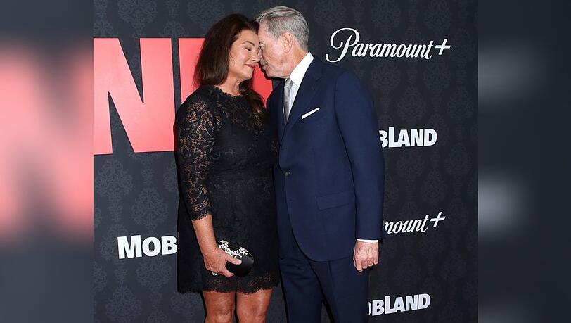 Pierce Brosnan und seine Ehefrau Keely zeigen sich bei der "MobLand"-Premiere in New York City verliebt wie am ersten Tag.