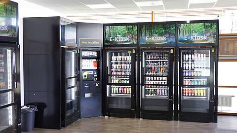 Ein E-Kiosk: In so einem Automatenshop kann man rund um die Uhr Getränke, Snacks und Essen kaufen. (Symbolbild) Ein E-Kiosk: In so einem Automatenshop kann man rund um die Uhr Getränke, Snacks und Essen kaufen. (Symbolbild)