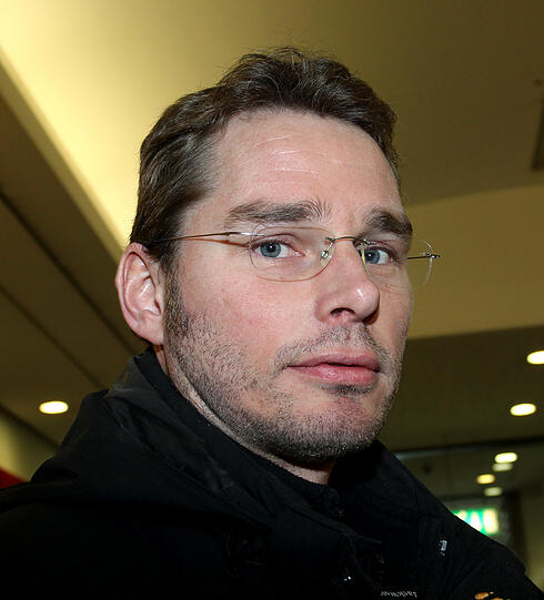 Josef Angelhuber (37), Architekt: &bdquo;Ich teilte die Meinung von Kanzlerin Merkel. Ein Ausstieg ist gut &ndash; aber erst, wenn wir die richtigen Alternativen dazu haben. Wenn wir alle AKWs abschalten würden, würde uns fast ein Viertel der Energie fehlen. Biogasanlagen sind auch negativ, die sind staatlich subventionierter Wahnsinn.&ldquo;