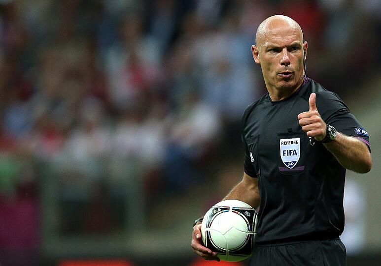 Schiedsrichter Howard Webb.