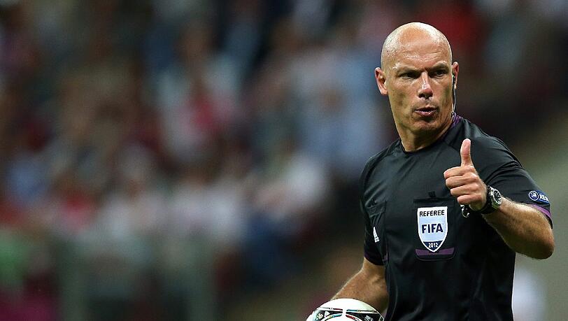 Schiedsrichter Howard Webb. Schiedsrichter Howard Webb.