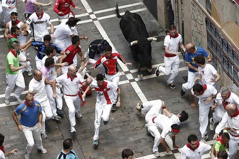 Stierhatz brutal: Aktuelle Bilder aus Pamplona.
