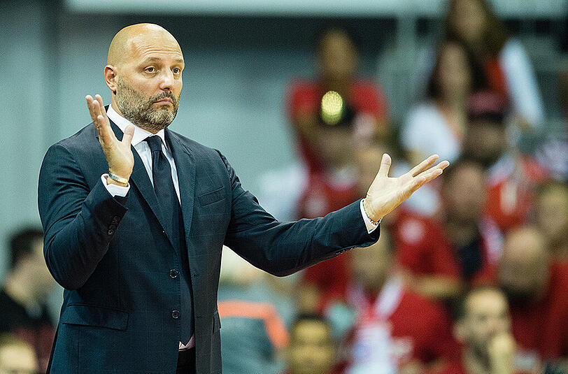 Sichtlich angefressen: Bayern-Coach Sasa Djordjevic