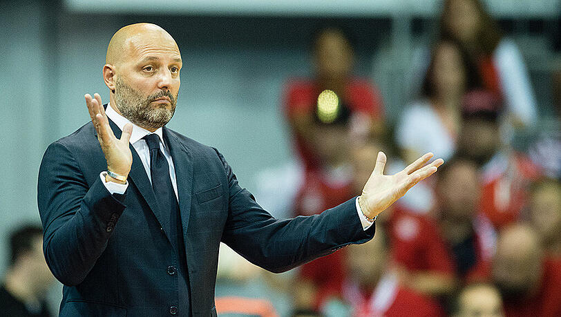 Sichtlich angefressen: Bayern-Coach Sasa Djordjevic Sichtlich angefressen: Bayern-Coach Sasa Djordjevic