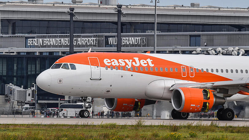 Besonders erfolgreich mit Nebeneinnahmen waren laut einer Studie die großen US-Anbieter, aber auch europäische Billigflieger wie Ryanair und Easyjet.
