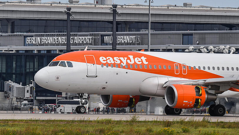 Besonders erfolgreich mit Nebeneinnahmen waren laut einer Studie die großen US-Anbieter, aber auch europäische Billigflieger wie Ryanair und Easyjet. Besonders erfolgreich mit Nebeneinnahmen waren laut einer Studie die großen US-Anbieter, aber auch europäische Billigflieger wie Ryanair und Easyjet.
