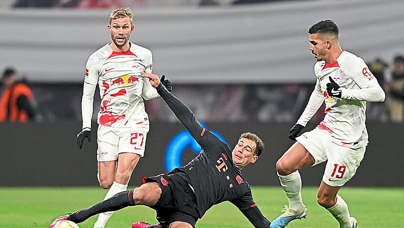 Steht als erster Neuzugang vor: Konrad Laimer (l.), hier im Spiel gegen die Bayern um Leon Goretzka, kommt aus Leipzig. Steht als erster Neuzugang vor: Konrad Laimer (l.), hier im Spiel gegen die Bayern um Leon Goretzka, kommt aus Leipzig.