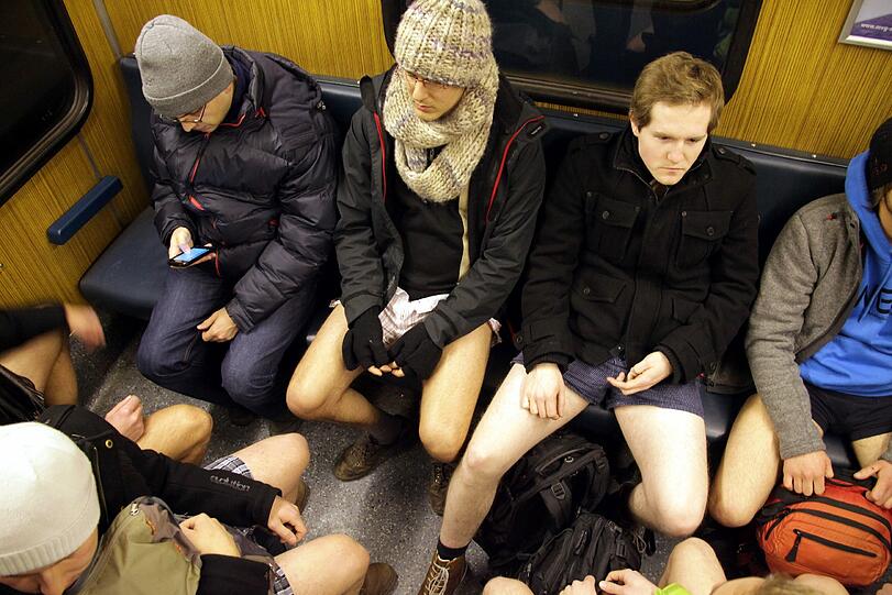 So macht U-Bahn fahren Spaß. Die Bilder vom Unterhosen-Flashmob in München.