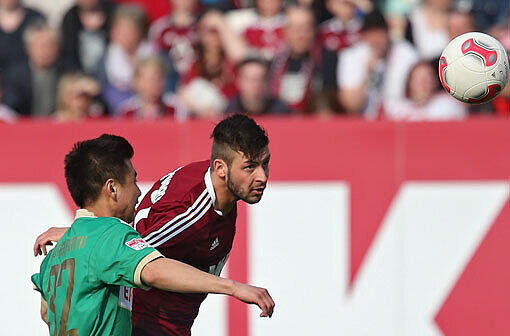 MARVIN PLATTENHARDT: Note 3. Man merkte Plattenhardt diesmal nicht die mangelnde Spielpraxis an. Mit dieser Leistung wird es Pinola schwer haben, nach seiner Gelb-Sperre wieder in die Mannschaft zu kommen.