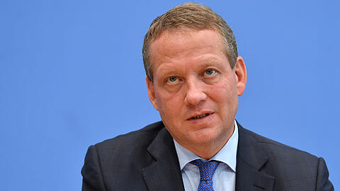 DIHK-Präsident Eric Schweitzer fordert einen "Koalitionsvertrag für mehr Investitionen".