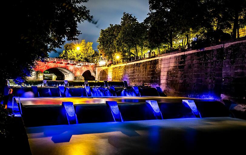 Die Isar leuchtet.