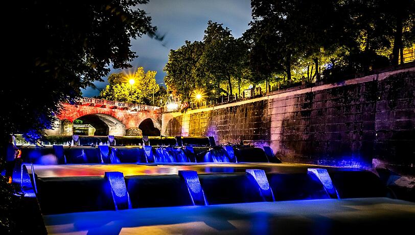 Die Isar leuchtet. Die Isar leuchtet.