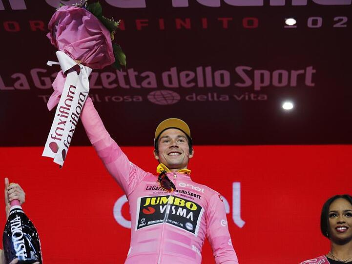 Hat sich bei der ersten Giro-Etappe das Rosa Trikot geholt: Der Slowene Primoz Roglic.