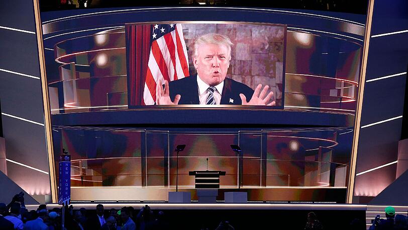 In Großaufnahme: Donald Trump bedankt sich per Videobotschaft für seine Nominierung als Präsidentschaftskandidat. In Großaufnahme: Donald Trump bedankt sich per Videobotschaft für seine Nominierung als Präsidentschaftskandidat.