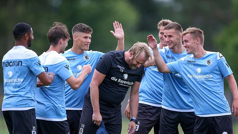 Die Löwen absolvierten am Dienstagnachmittag ihre erste Einheit im Trainingslager.